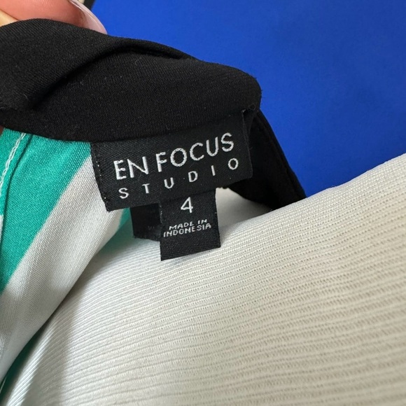 EnFocusStudio Dress - Picture 3 of 3